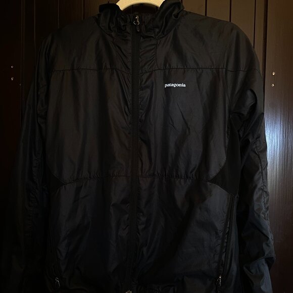 Black Patagonia Wind Breaker - Picture 1 of 6